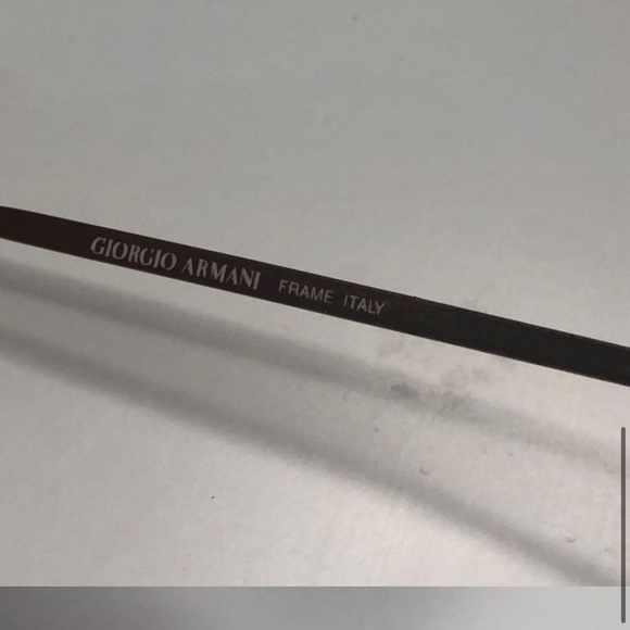 Giorgio Armani Vintage Oval Frame - Picture 3 of 3